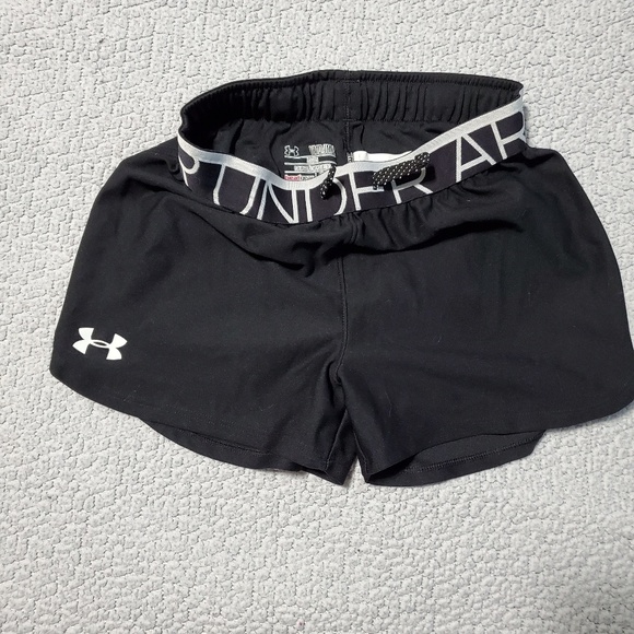 Under Armour Pants - NWOT Youth Under Armour shorts